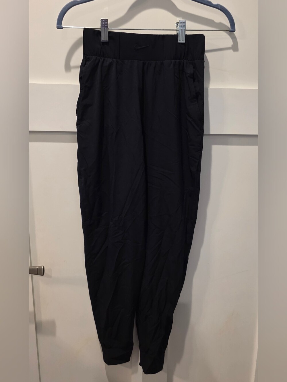 Nike Women’s Bliss Lux Slim Fit Training Pants Black AQ0294 010 Size XS